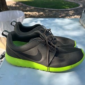 Men’s size 13 nike shoes